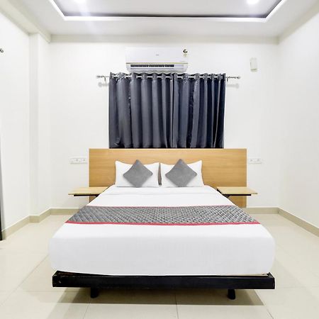Super Townhouse De Alphabet Hotel Kukatpally Nexus Mall Hyderabad Exterior photo