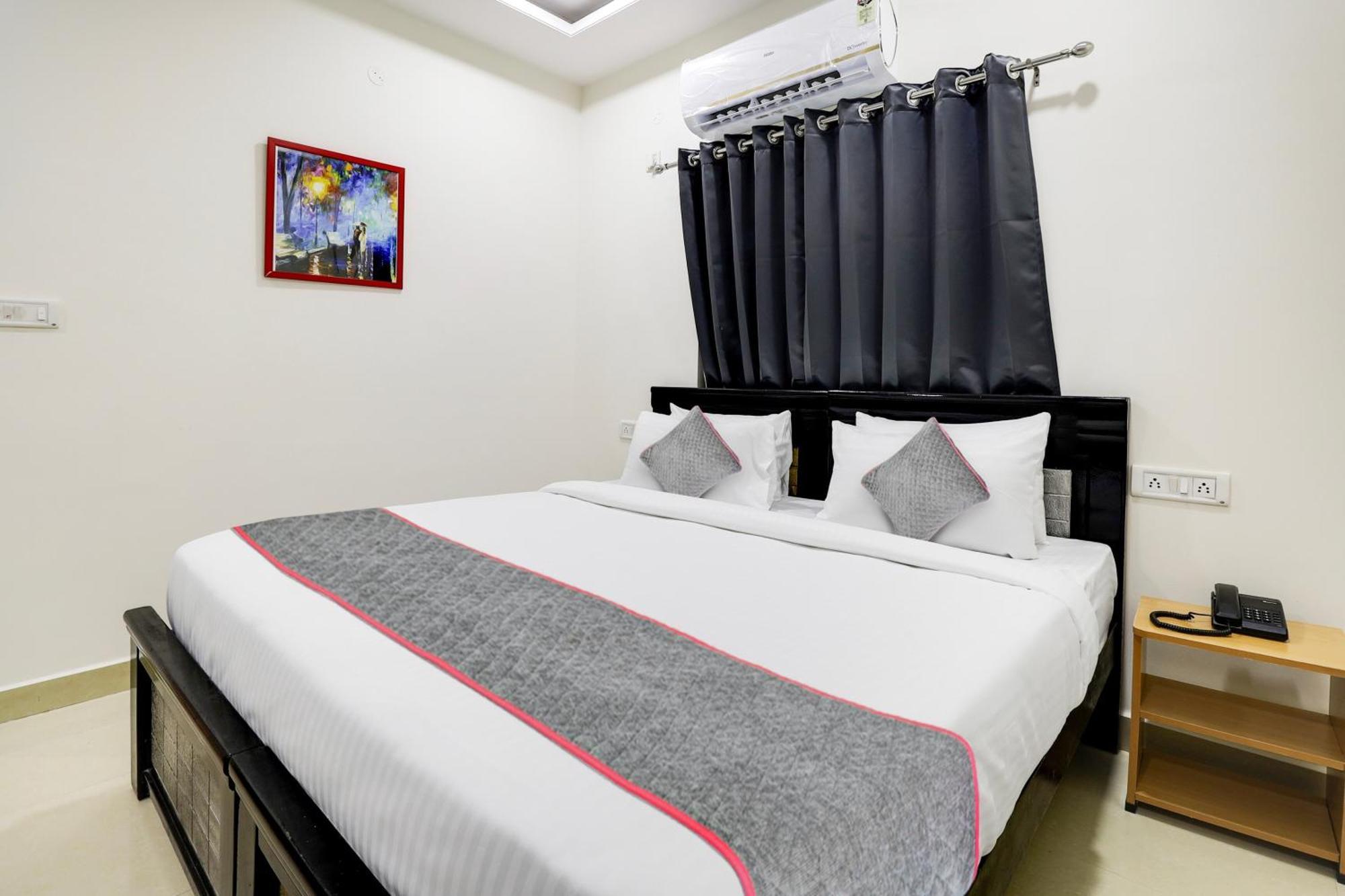 Super Townhouse De Alphabet Hotel Kukatpally Nexus Mall Hyderabad Exterior photo